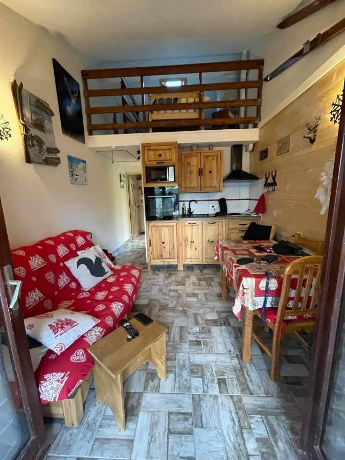 Les Fontanilles Odeillo Chalet 60 Wifi & Parking Gratuit Expose Plein Sud & Plein Pied , Draps & Serviettes De Toilettes Non Inclus, Sabanas Y Toallas No Incluidos Font-Romeu-Odeillo-Via Exterior foto